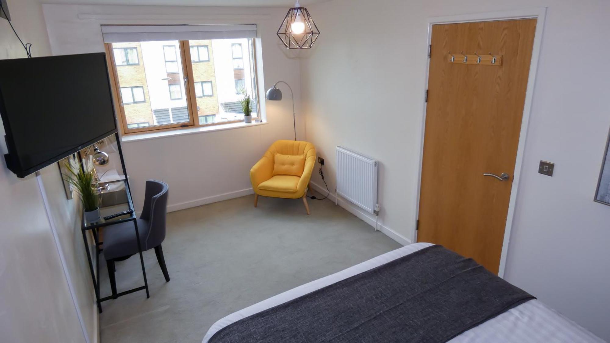 Three Bedroom Townhouse With Parking テルフォード 部屋 写真